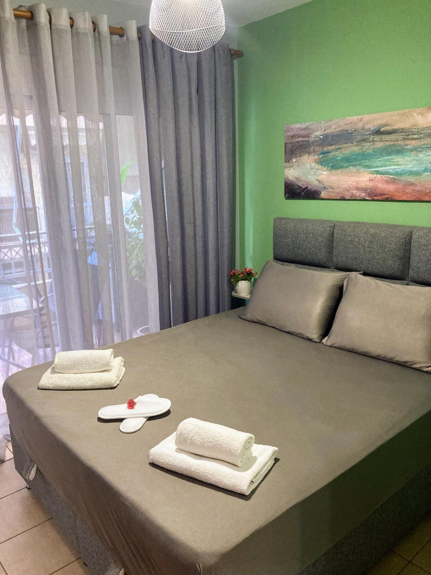 M.O.M.'S Apartment อเล็กซานโดรโพลิส ภายนอก รูปภาพ